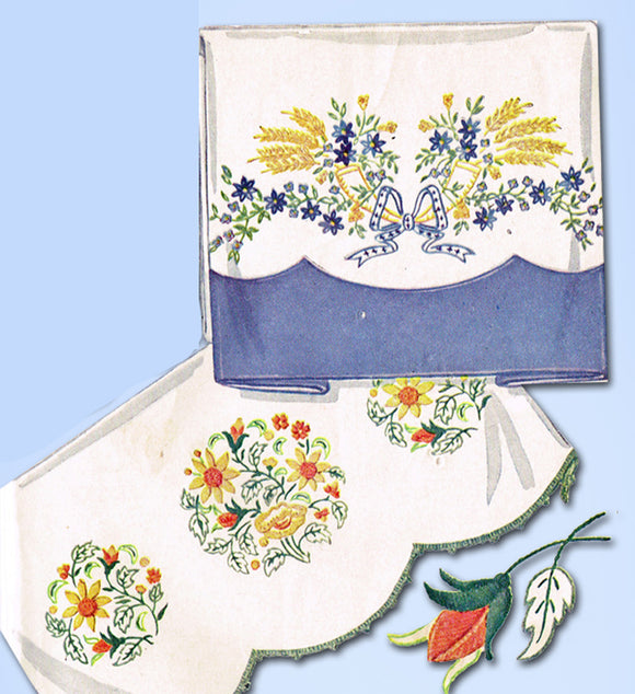 1940s Vintage McCall Embroidery Transfer 1495 Uncut Floral Pillowcase Motifs